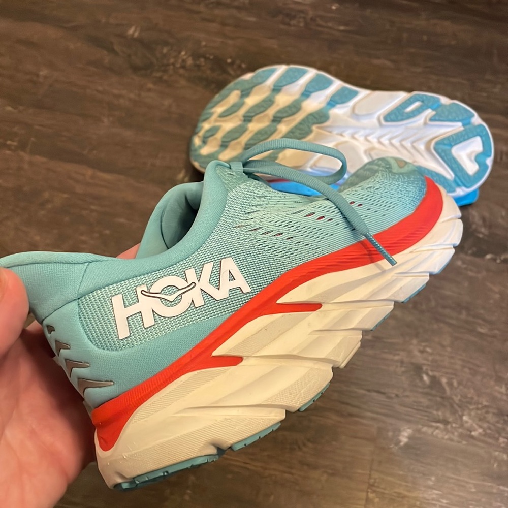 Women Hoka Shoes size 9 like new
